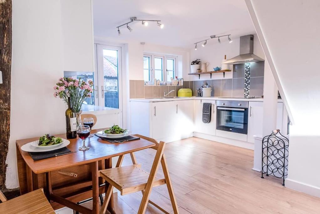 Button Cottage, Wickham Market ภายนอก รูปภาพ
