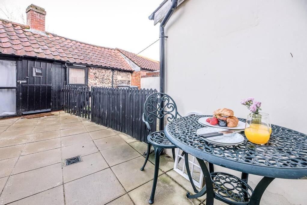 Button Cottage, Wickham Market ภายนอก รูปภาพ